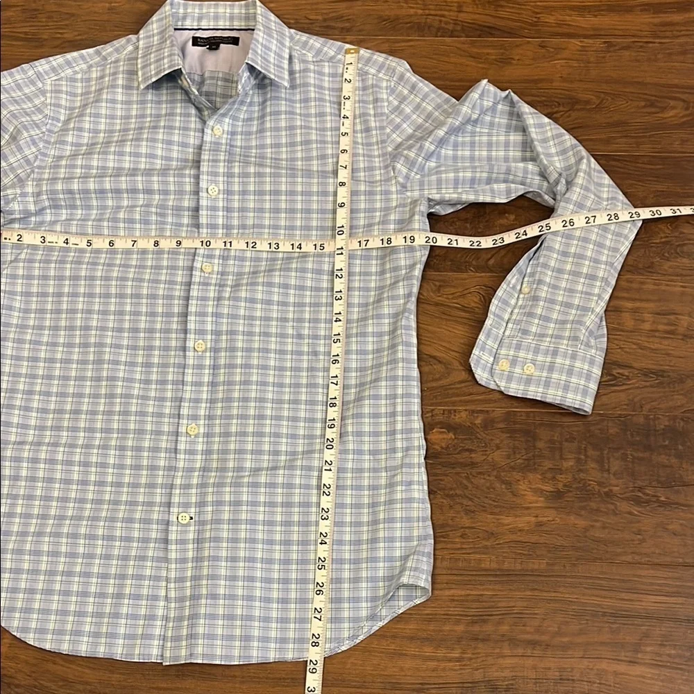 Men's Banana Republic Non-Ironed Tailored Slim Fit Plaid Shirt, Size M.